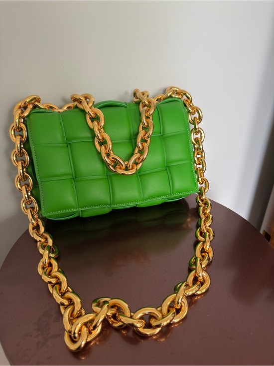 Bottega Veneta Handbags - Bottega Veneta Chain Cassette Green Quilted Shoulder Bag with Gold Chain